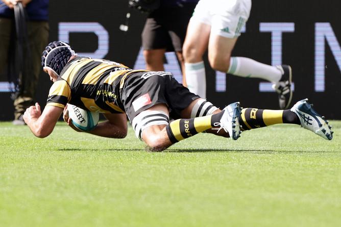 AUCKLAND, NEW ZEALAND - MARCH 26: Captain Michael Wells of the Force touches down a try during the round five Super Rugby Pacific match between Blues and Western Force at Eden Park, on March 26, 2023, in Auckland, New Zealand. (Photo by Dave Rowland/Getty Images)