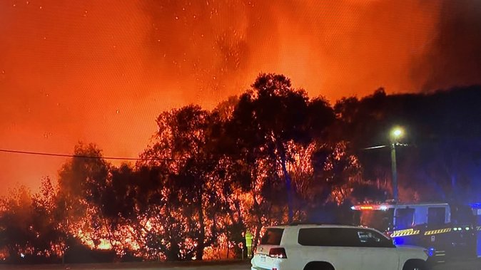Residents in Perth’s southern suburbs have been ordered to evacuate as firefighters battle an out of control bushfire. 